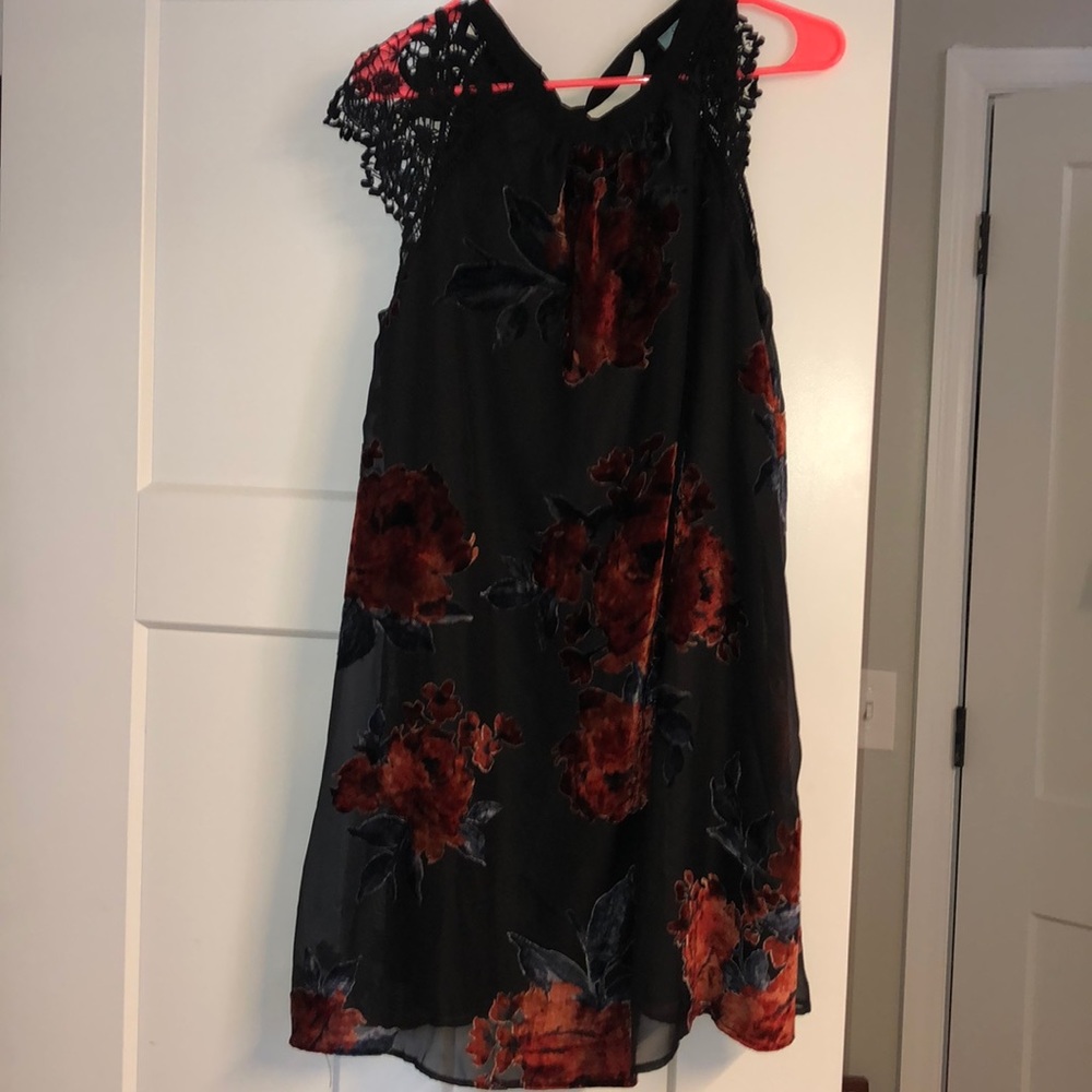 Black floral sundress 👗💜